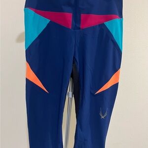 LUCAS HUGH Paragon stretch capri leggings
Size L